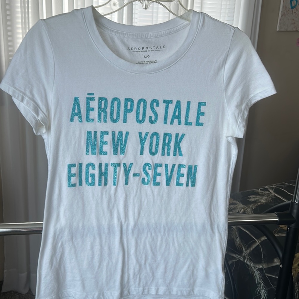 White t-shirt
